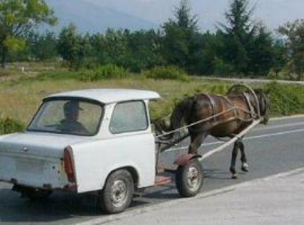 auto a metà: macchina calesse