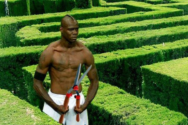 Balotelli forbici