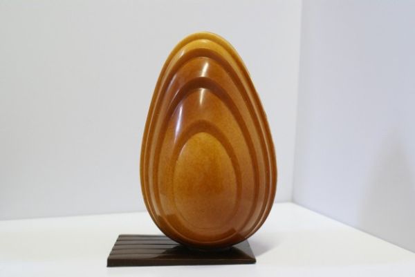 uovo di pasqua di finto legno