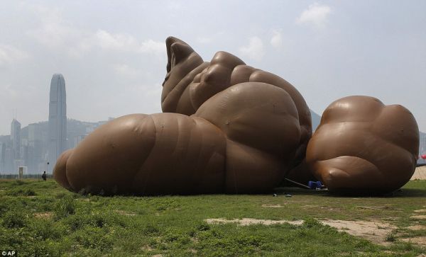 cacca gigante 2