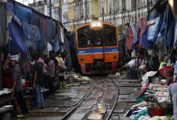 Mercato Mae Klong 1