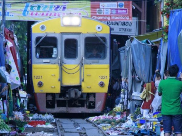 Mercato Mae Klong 2