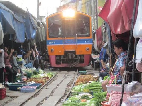 Mercato Mae Klong 5