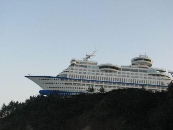 Sun Cruise Hotel 1