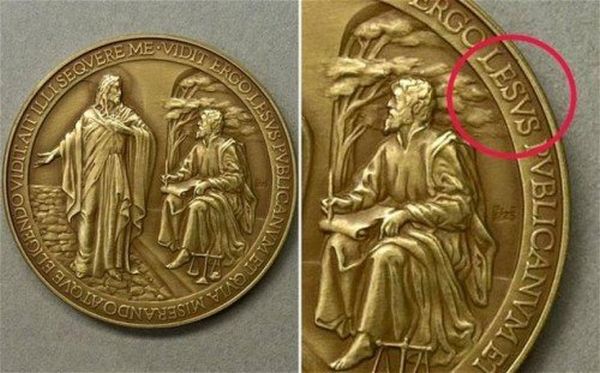 Moneta commemorativa sbagliata