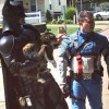 Batman e Capitan America salvano gatto