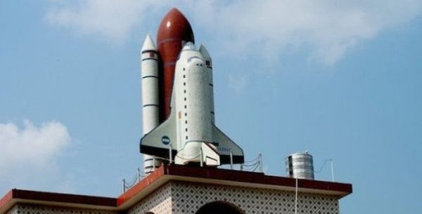 Shuttle sul tetto di casa 2