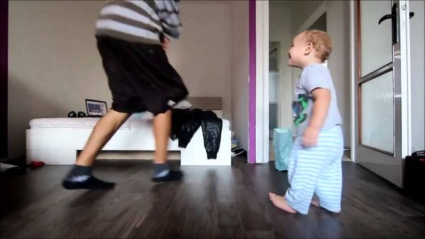 baby hip-hop con papà