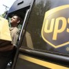 corriere ups lancia un pacco