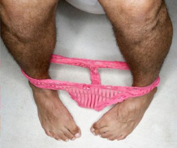 paziente si sveglia con mutande rosa