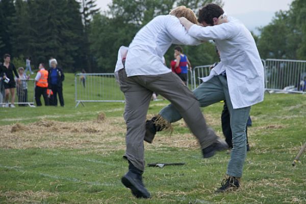 shin kicking